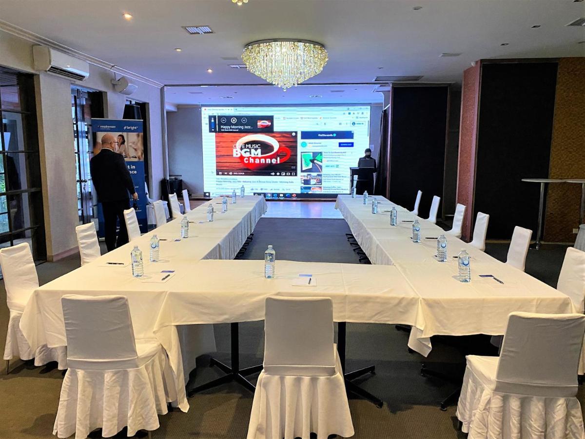 Gateway & Conference Centre Hotel 4*