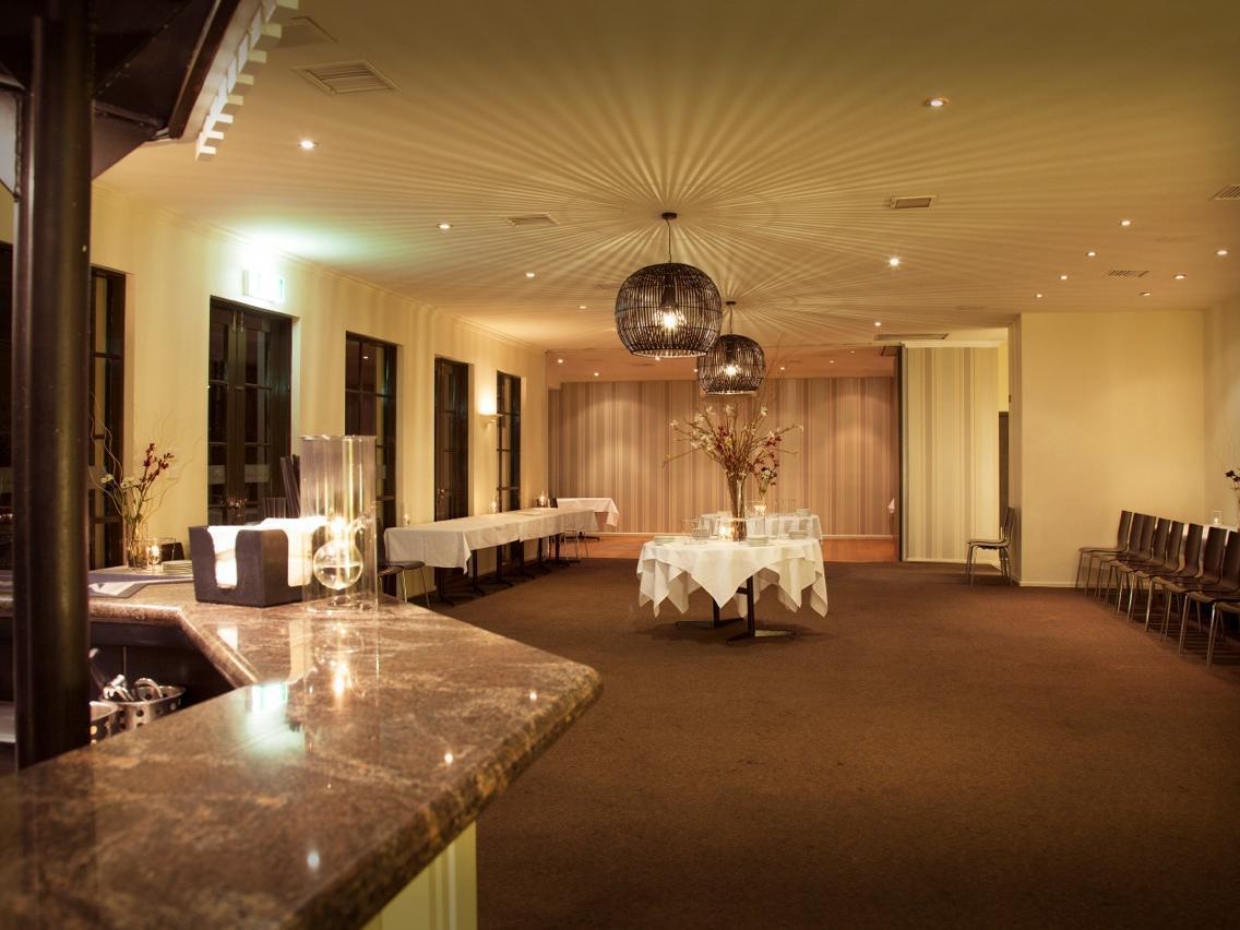 Gateway & Conference Centre Hotel 4*
