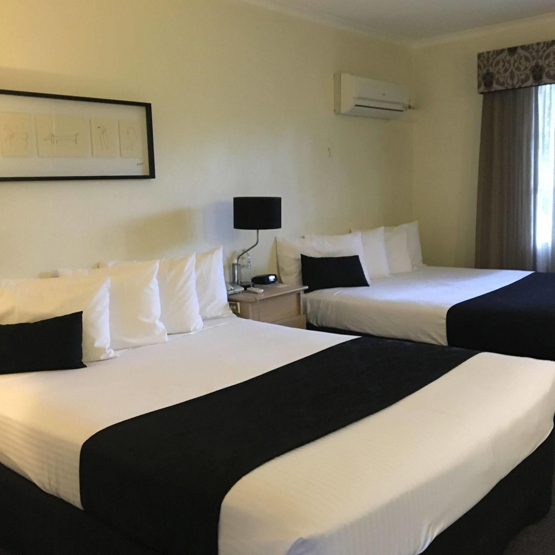 Gateway & Conference Centre Hotel