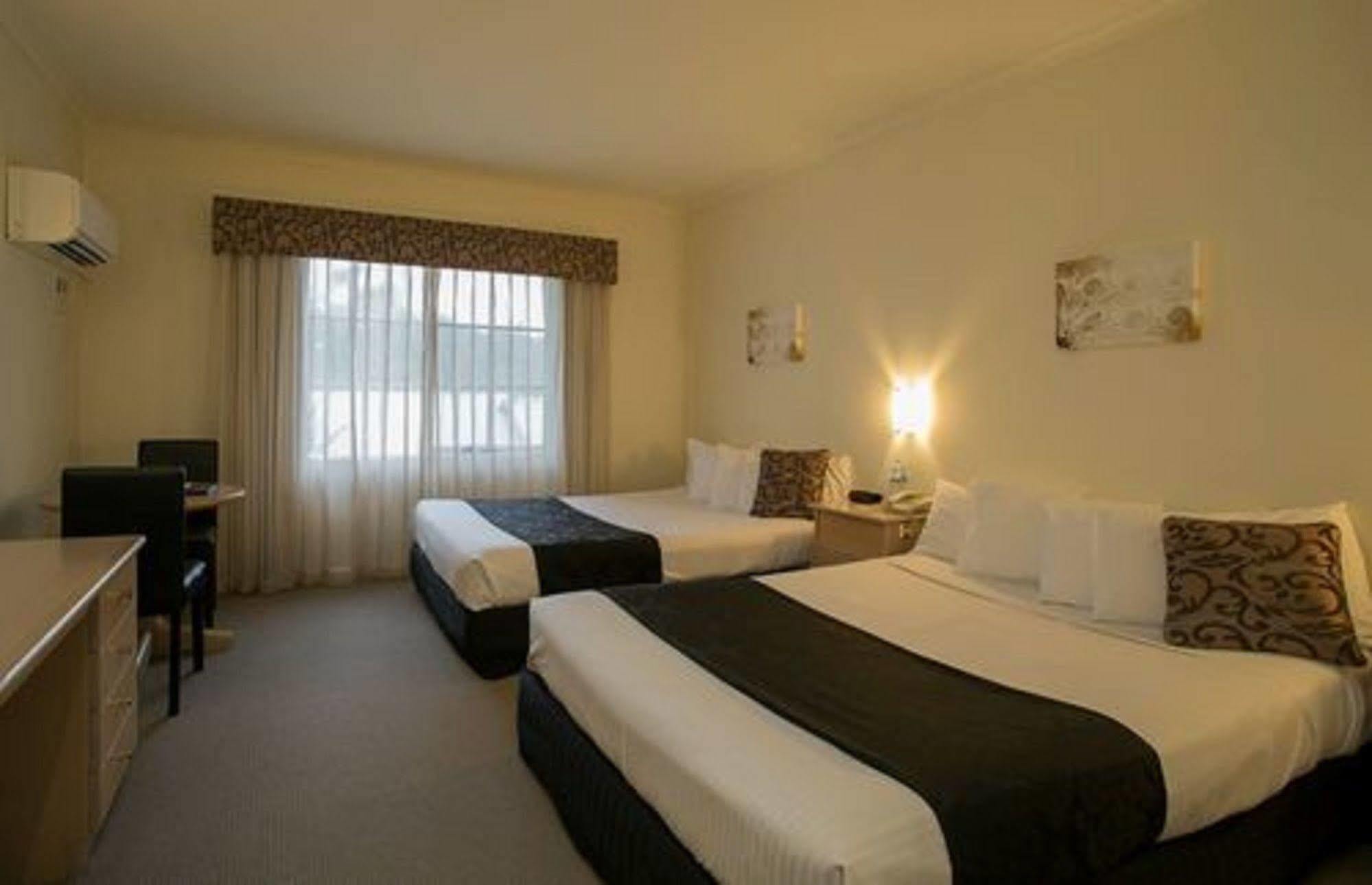 Gateway & Conference Centre 4*