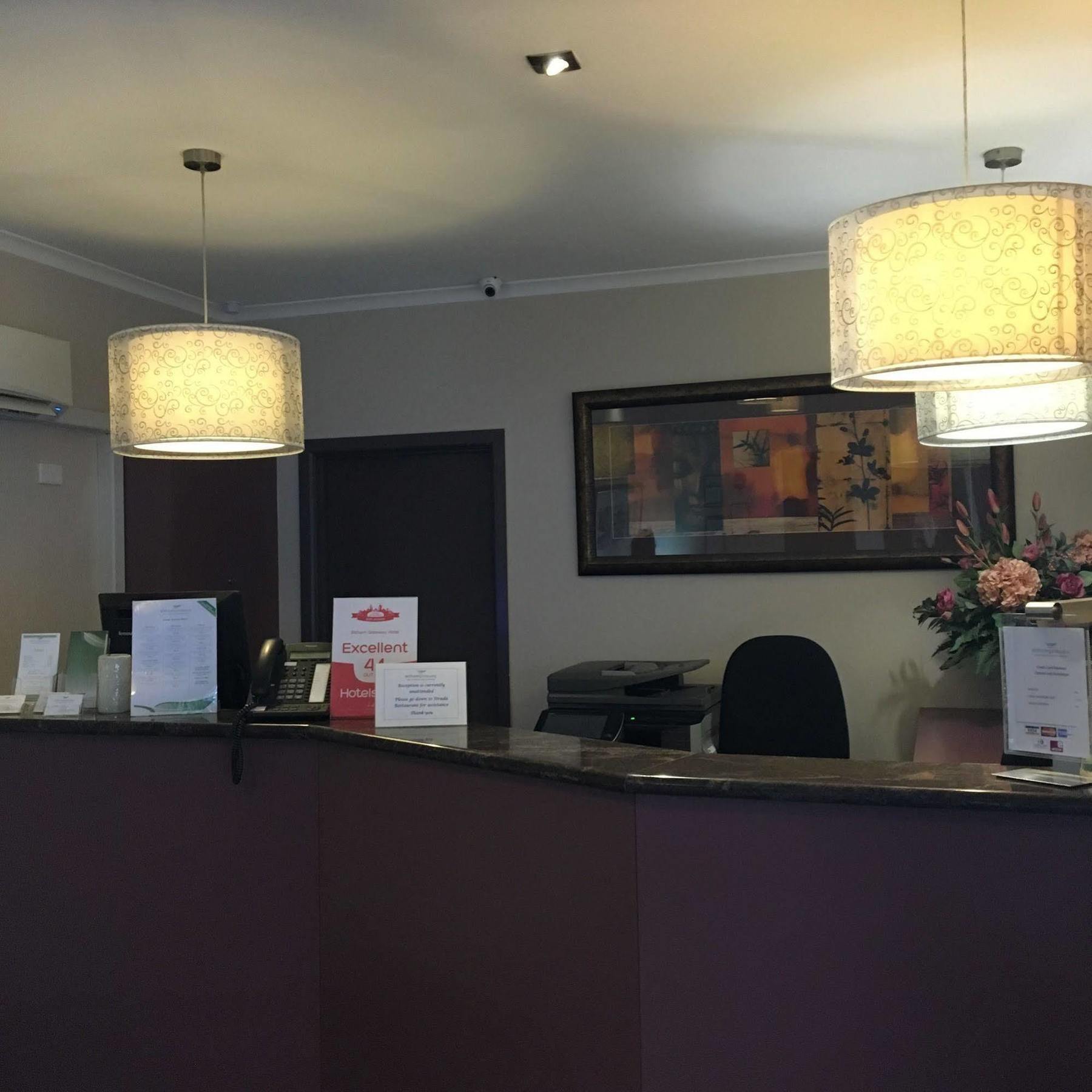 Gateway & Conference Centre 4*