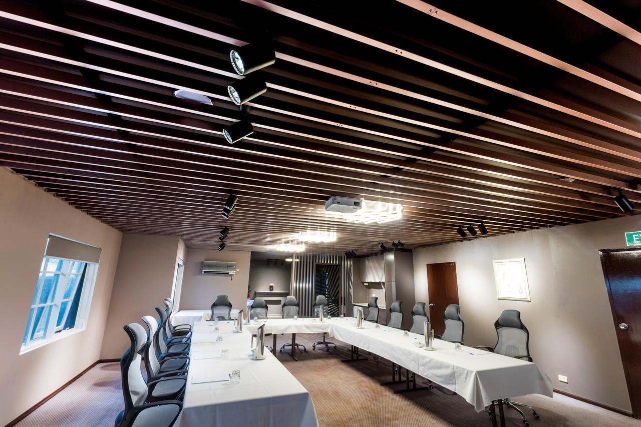 Gateway & Conference Centre 4*