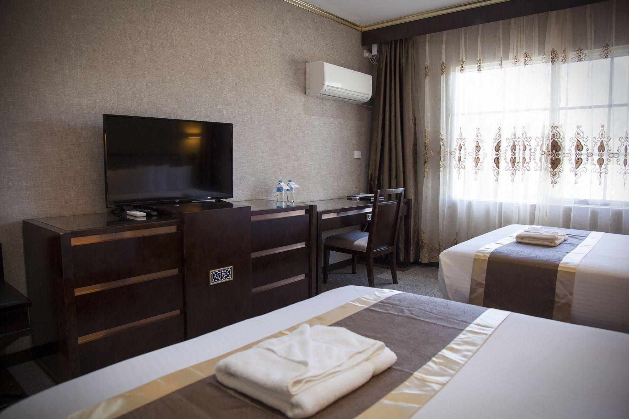 Gateway & Conference Centre 4*